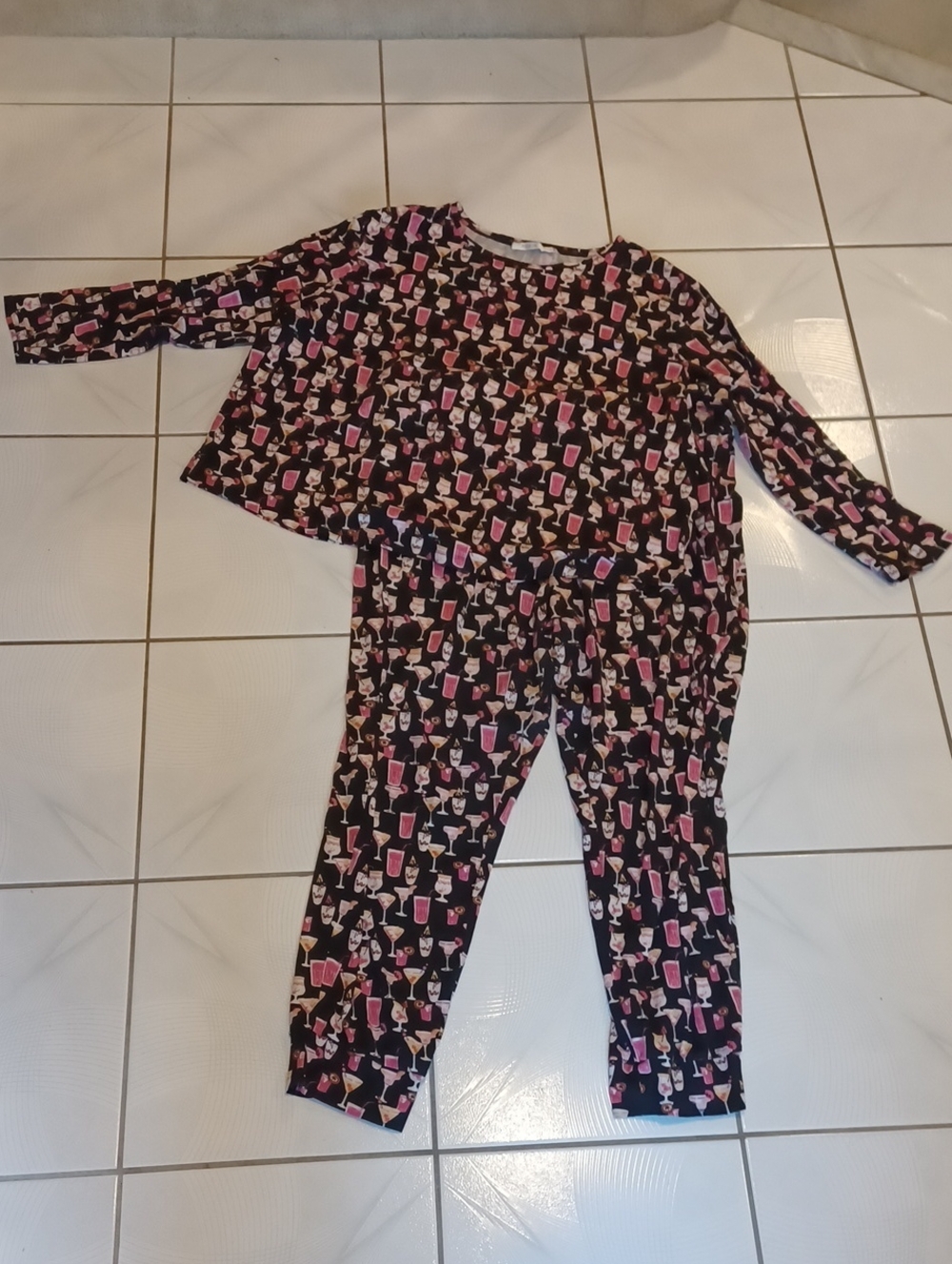 4/$60 Black & Pink Patterned Pajama Set - Size XXL